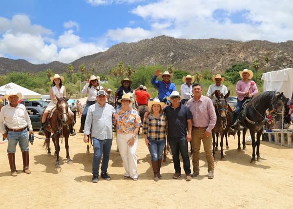 Celebran primera edición de la Feria del Mango en San Bartolo