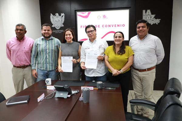 Firma Ayuntamiento de La Paz convenio con el Instituto Sudcaliforniano de Cultura