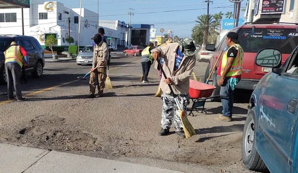 Inicia programa emergente de bacheo y limpieza en La Paz