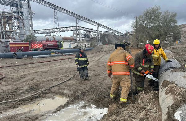 Sofocan Bomberos de La Paz incendio en Rofomex