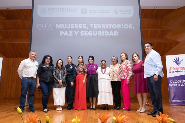 Se capacita a policías junto a servidoras y servidores públicos en la aplicación de “La Guía Mujeres, Territorio, Paz y Seguridad”