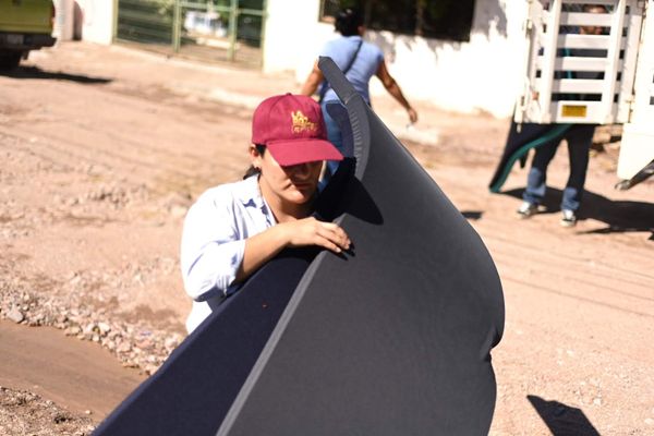 Entrega Ayuntamiento apoyos a familias de la colonia Ampliación Lázaro Cárdenas Rinconada