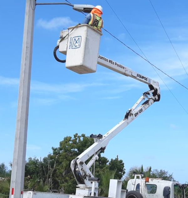 Rehabilita Servicios Públicos 32 luminarias en Las Pocitas y El Cardonal