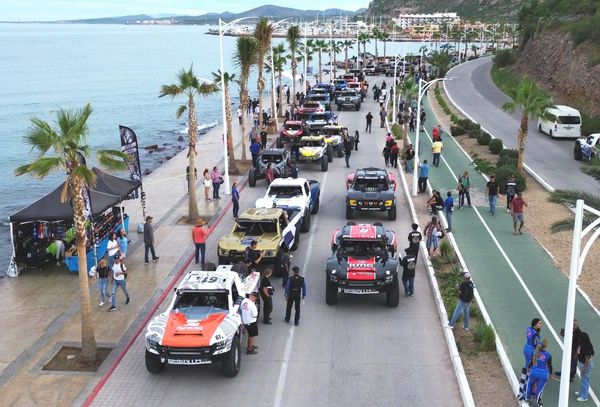 Arranca en el Malecón la Baja 1000 en su edición número 56