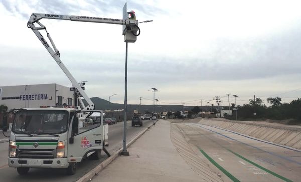 Reinstala Servicios Públicos más de 100 paneles solares en el Canalecón