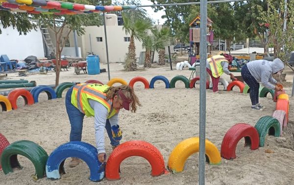 Avanza la rehabilitación del parque en El Cardonal