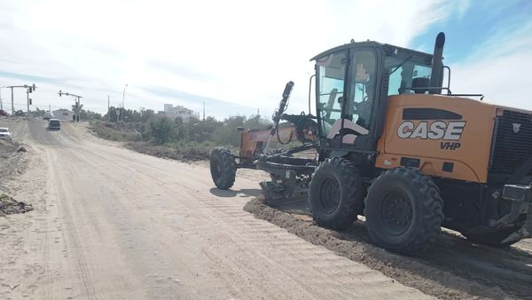 Continúa Servicios Públicos con nivelación de calles de terracería en colonias de la ciudad