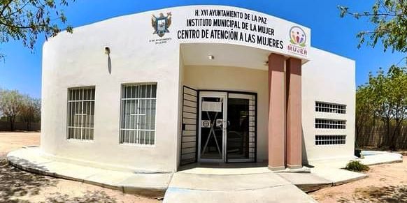 Recibe Instituto Municipal de las Mujeres dos terrenos en comodato