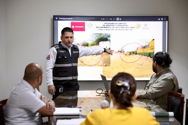 Trabaja Ayuntamiento en programa de limpieza de arroyos y canales de escurrimiento