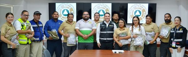 Entregan uniformes a personal de atención prehospitalaria de Protección Civil Municipal