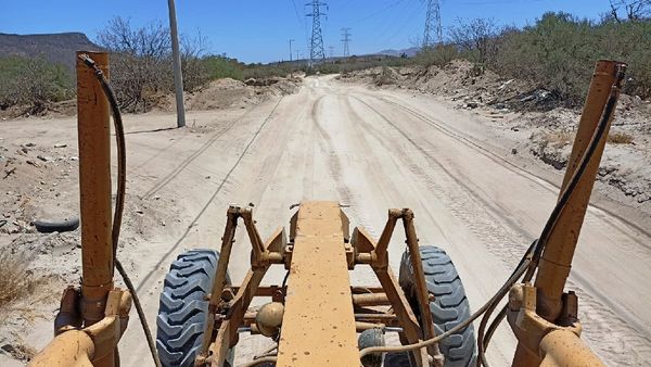 Rehabilita Servicios Públicos más de 35 kilómetros de terracería en la ciudad y en ejido Álvaro Obregón