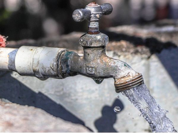 Suministradas 106 colonias con servicio de agua potable por red, el 17 de junio: OOMSAPAS La Paz