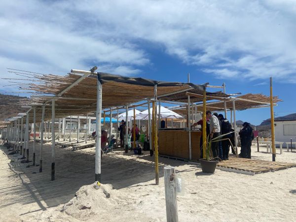 Retira Ayuntamiento objetos que impedían el libre tránsito en playa Pichilingue