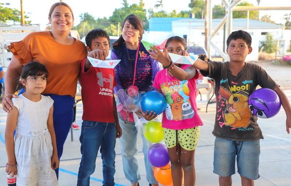 Con apoyos beneficia DIF La Paz a 60 familias en El Pescadero