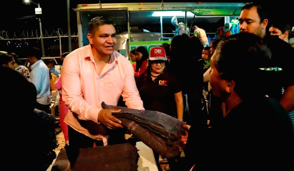 DIF La Paz participa en jornada social en la colonia Márquez de León
