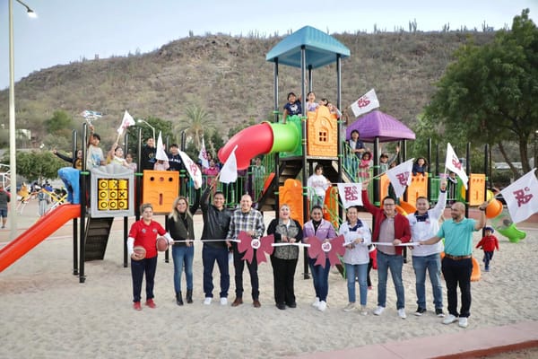 Milena Quiroga entrega a la comunidad el parque en la colonia Flores Magón