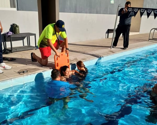 Instructores del CEDEM “Memo” Ayón reciben curso de rescate acuático