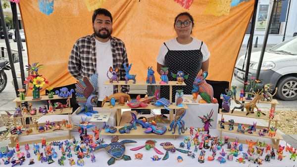 Más de 30 emprendedores de La Paz exponen sus productos en el Jardín Velasco