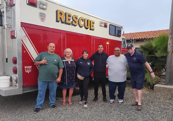 Bomberos de La Paz reciben en donación camión de rescate