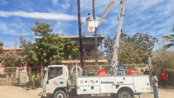 Rehabilita Ayuntamiento de La Paz más de 150 luminarias en la zona rural y urbana