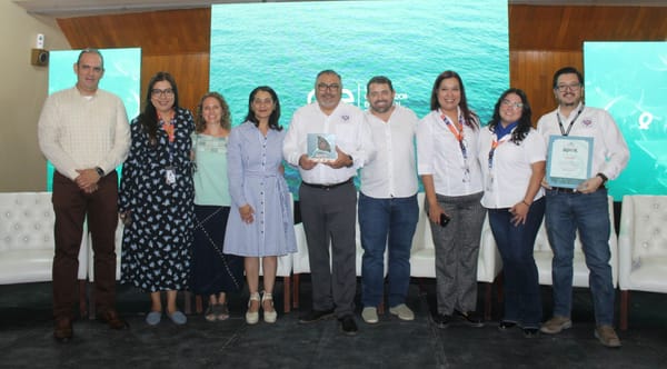 Empresas y organizaciones comprometidas con el aprendizaje reciben el distintivo APEX
