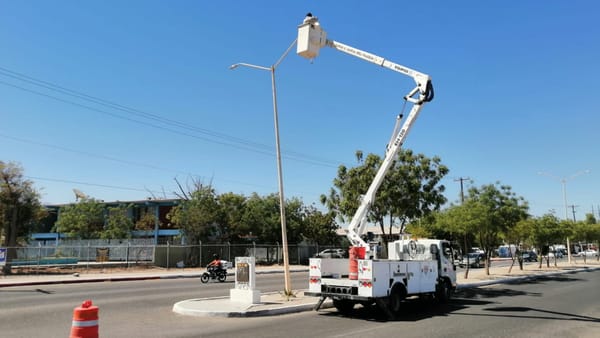Atienden más de 70 reportes ciudadanos con labores de limpieza y alumbrado público