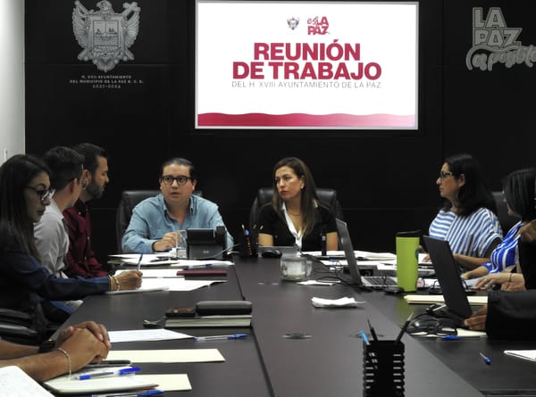 Ayuntamiento de La Paz avanza en el proceso de electrificación de Puerto Chale