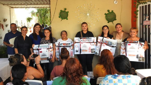 Inician cursos gratuitos de aplicación de uñas beneficiando a más de 50 mujeres
