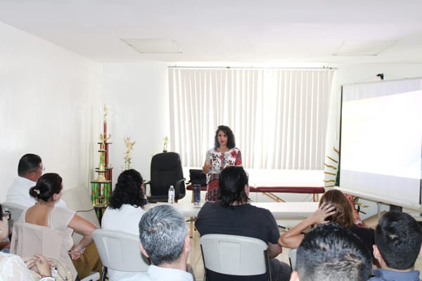 Imparte IMM capacitación en OOMSAPAS La Paz sobre entorno laboral y violencia de género
