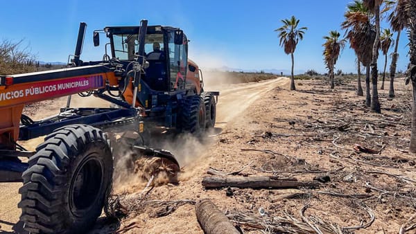 Servicios Públicos rehabilita 40 km de caminos rurales en Todos Santos