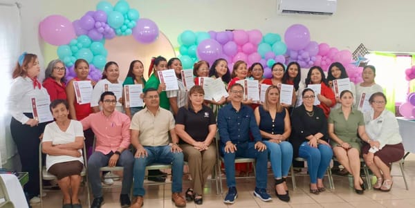 Vecinas de Colina de la Cruz concluyen curso de capacitación para el autoempleo