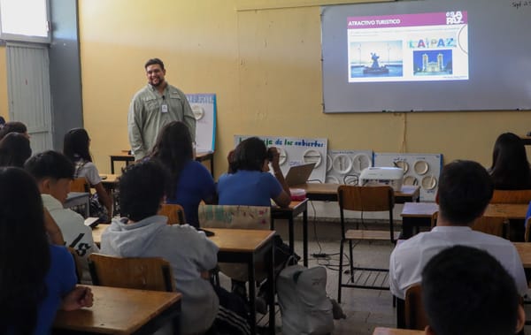 Turismo Municipal acerca la visión turística de La Paz a estudiantes