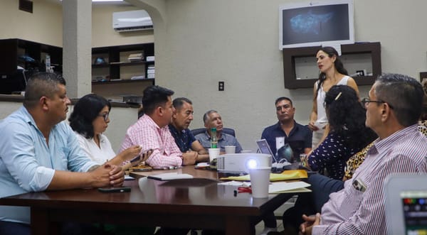 Delegados de La Paz conocen el proyecto del Bazar Turístico 2025