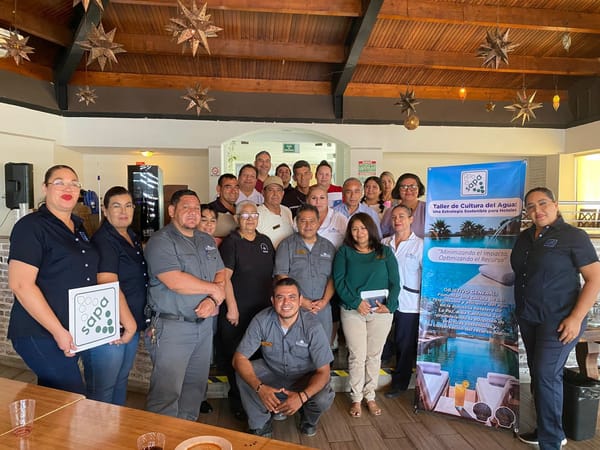 Imparte Cultura del Agua de OOMSAPAS taller sobre uso óptimo del agua en industria hotelera
