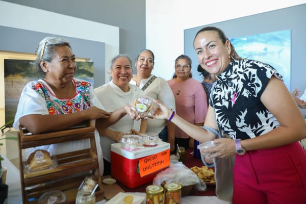 Reconoce Milena Quiroga a mujeres artesanas de Baja California Sur