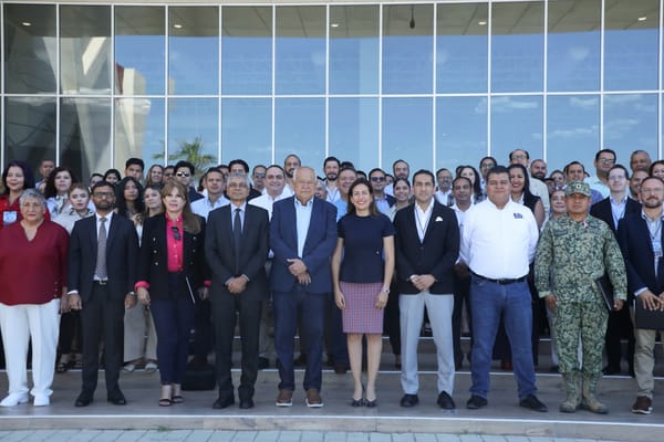 Participa Milena Quiroga en la 1ra Cumbre Internacional de Especialistas en Comercio Exterior y Aduanas 2025