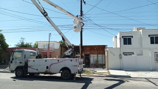Repara Ayuntamiento de La Paz casi 500 luminarias en todo el municipio
