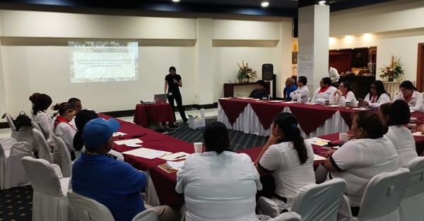 Capacitan al sector hotelero de La Paz en gestión de residuos y eficiencia energética