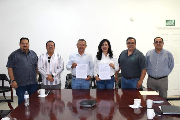 Impulsan OOMSAPAS La Paz y UTLP desarrollo profesional de estudiantes