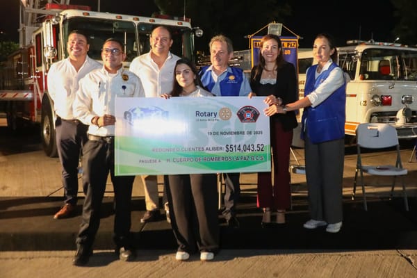 Recibe Bomberos de La Paz donativo del programa de redondeo en tiendas Aliser