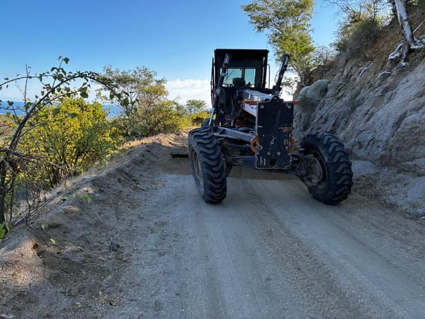 Rehabilita Servicios Públicos 57.6 km de caminos rurales en La Paz