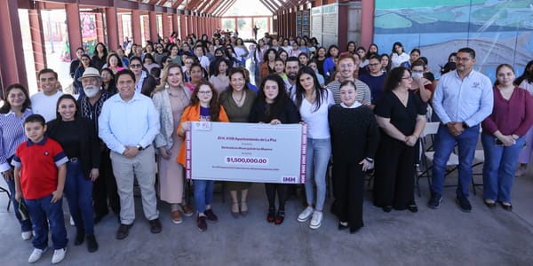 Entrega Milena Quiroga apoyos económicos a madres estudiantes