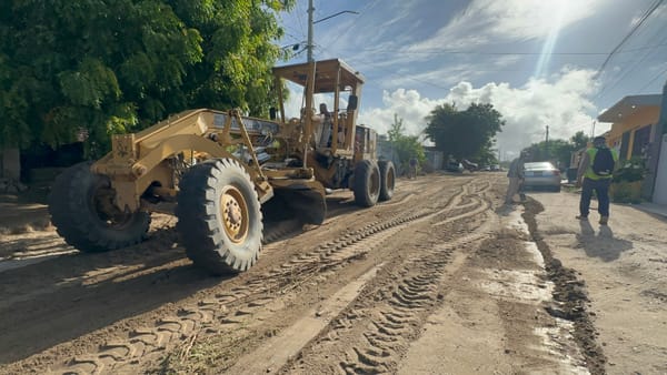 Realiza Servicios Públicos nivelación de más de 300 kilómetros de accesos alternos en La Paz