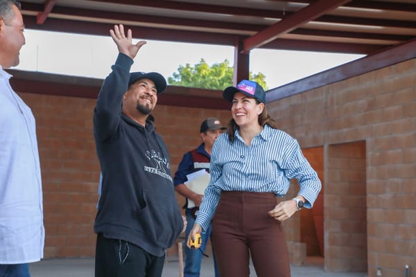 Supervisa Milena Quiroga obras de construcción en Villas de Guadalupe