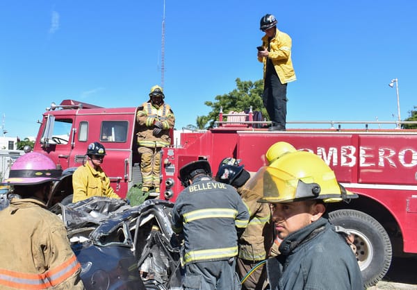 Fortalecen capacidad operativa de Bomberos de La Paz con nuevos elementos