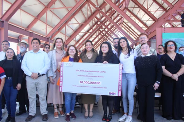 IMM promueve desarrollo académico, laboral y social de mujeres paceñas