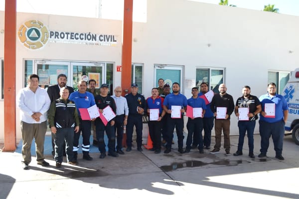 Entregan certificaciones a operadores de vehículos de emergencia en La Paz