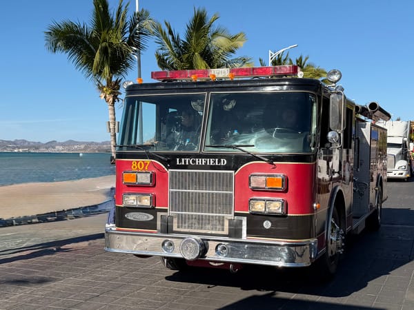 Refuerzan Bomberos de La Paz el parque vehicular con una unidad extintora