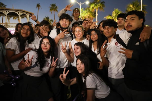 Reflexiona Milena Quiroga con jóvenes paceños sobre la libertad y el respeto