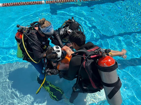 Más de 15 personas con discapacidad participan en la primera jornada de buceo inclusivo 2026 en La Paz